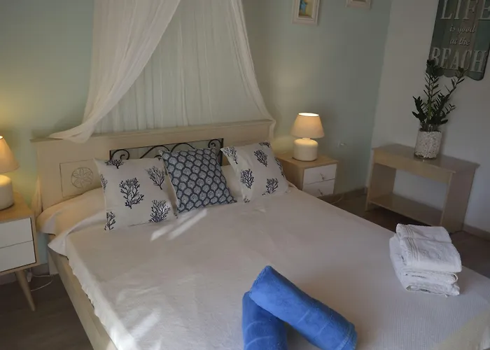 Sea Side & Aparthotel