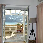 Sea Side & Apart Otel 2*